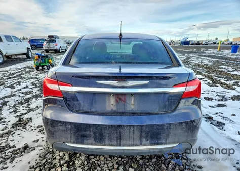 2011 Chrysler 200 Lx z USA, uszkodzony, nr VIN 1C3BC4FB0BN600317